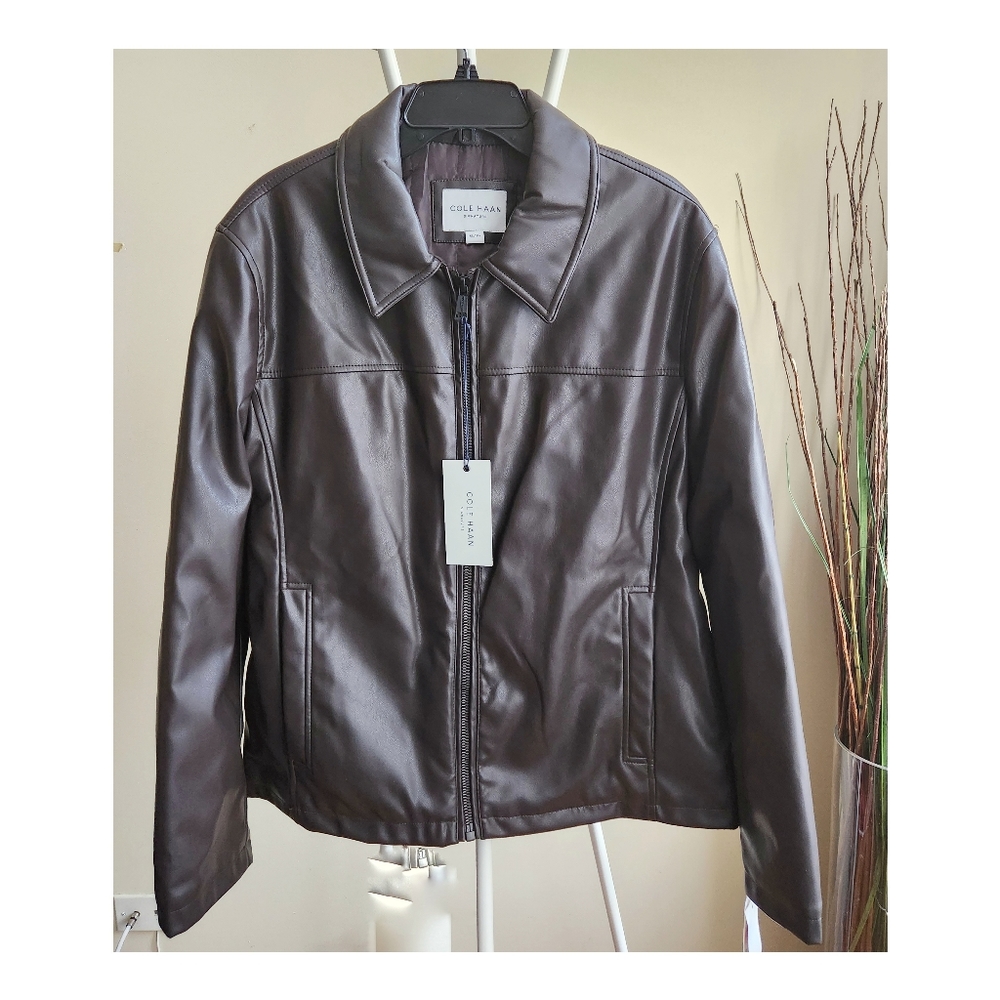 Cole Haan Men’s Collared Open Bottom Faux Leather Jacket, Dk.Brown, size XL, New